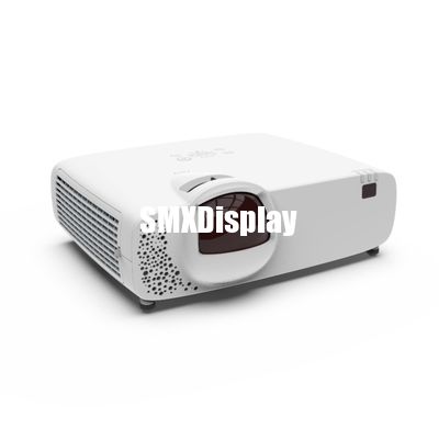 เลเซอร์การโยนสั้น LCD 4K UHD โปรเจคเตอร์ 5200 ความสว่าง RICOH เลนส์ประสิทธิภาพสูง สําหรับการใช้งานทางการค้า