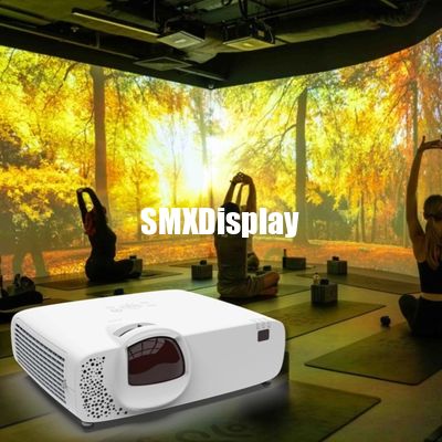 Ambientes imersivos Projector a laser 4K com projeção 360° e tecnologia de exibição LCD